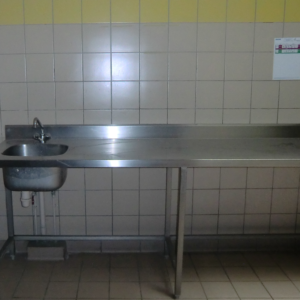 Table inox avec évier 